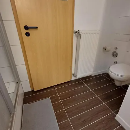 Pokoj W Pensjonacie Z Prywatna Lazienka Meine